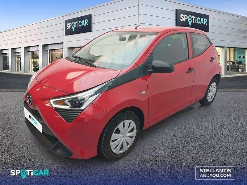 Rojo Usado 2022 Toyota Aygo Sport Utilitario | 10.900 € (Buen precio) - Imagen 1/4