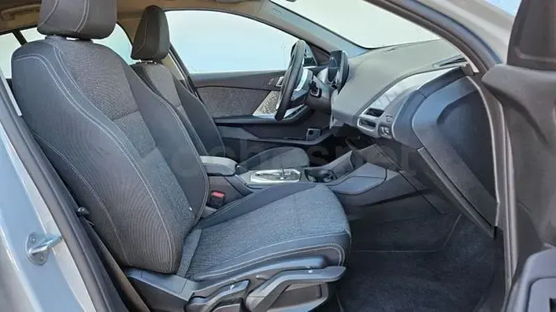 Usado BMW 120 Comfort Edition 163 CV (119 kW) 2025 Gris / plata Utilitario