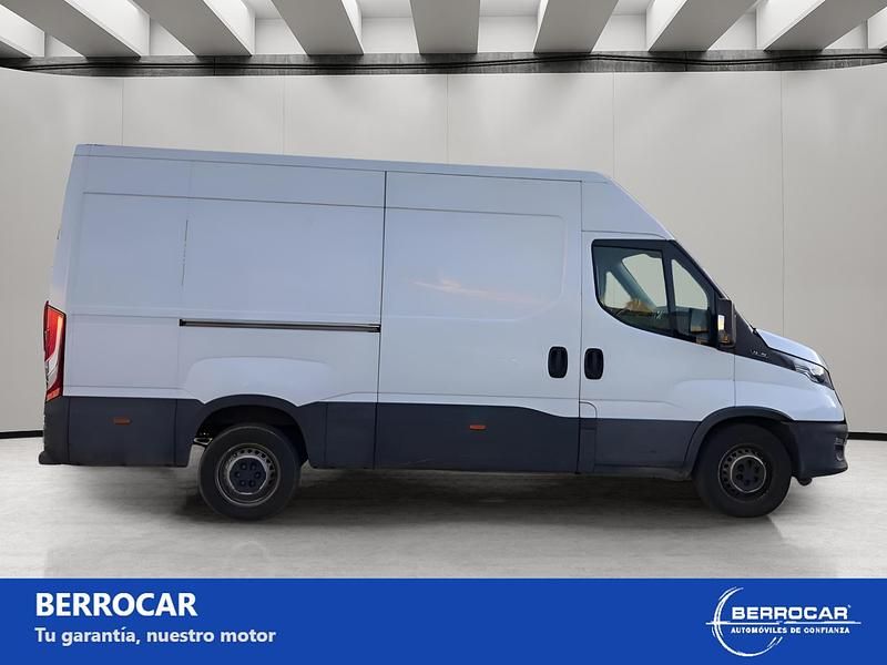 Usado Iveco Daily 176 CV (129 kW) 2023 Blanco Berlina