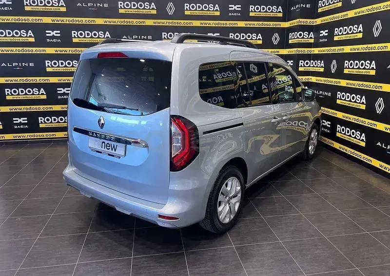 Usado Renault Kangoo Techno 95 CV (69 kW) 2022 Gris / plata Monovolumen