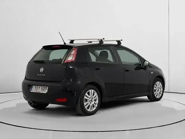 Usado Fiat Punto Easy 69 CV (50 kW) 2014 Negro Utilitario