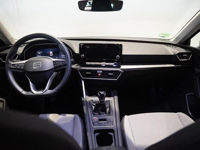 Usado Seat Leon Style 110 CV (80 kW) 2024 Blanco