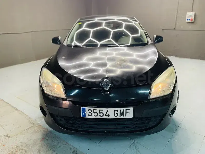 Usado Renault Mégane Dynamique 105 CV (77 kW) 2009 Negro Berlina