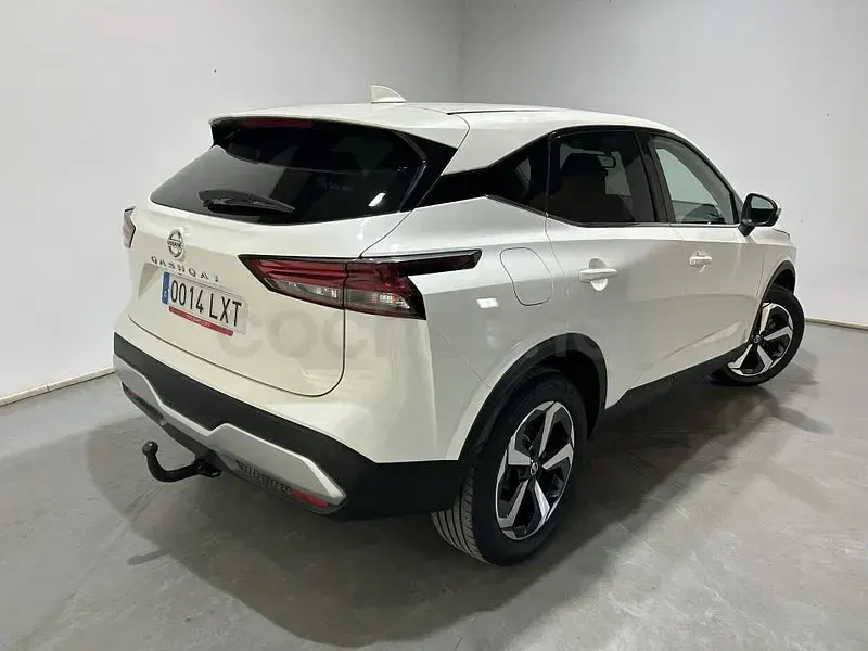 Usado Nissan Qashqai N-Connecta 158 CV (116 kW) 2022 Rojo SUV