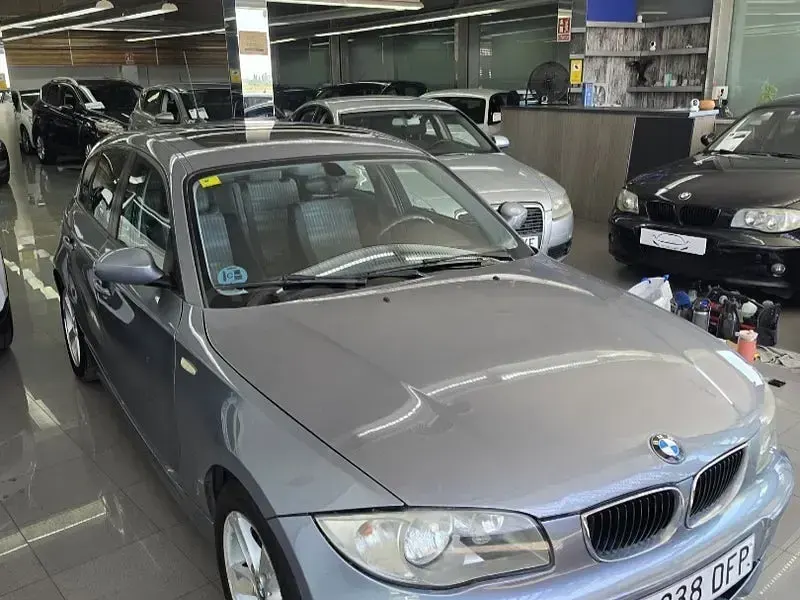 Usado BMW 120 150 CV (110 kW) 2005 Azul Utilitario