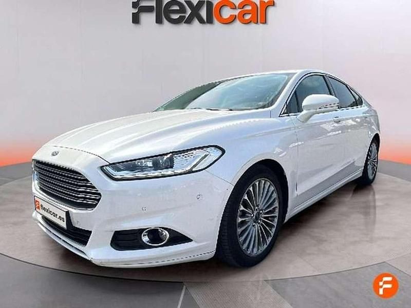 Usado Ford Mondeo Titanium 160 CV (117 kW) 2016 Blanco Berlina