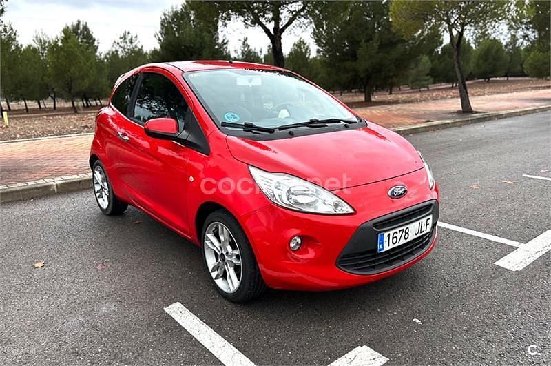 Usado Ford Ka 69 CV (50 kW) 2016 Rojo Berlina