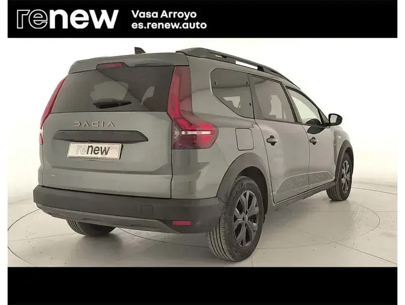 Usado Dacia Jogger Extreme 140 CV (102 kW) 2025 Verde Monovolumen