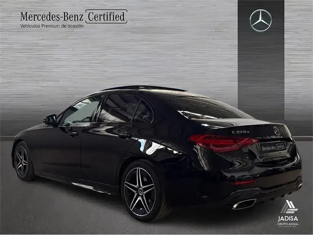 Usado Mercedes C220 200 CV (147 kW) 2025 Negro obsidiana Berlina