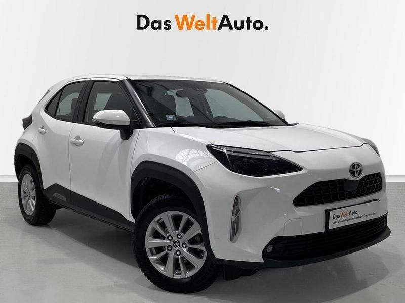 Blanco Usado 2023 Toyota Yaris Hybrid Active Recogida | 21.900 € (Buen precio) - Imagen 1/4
