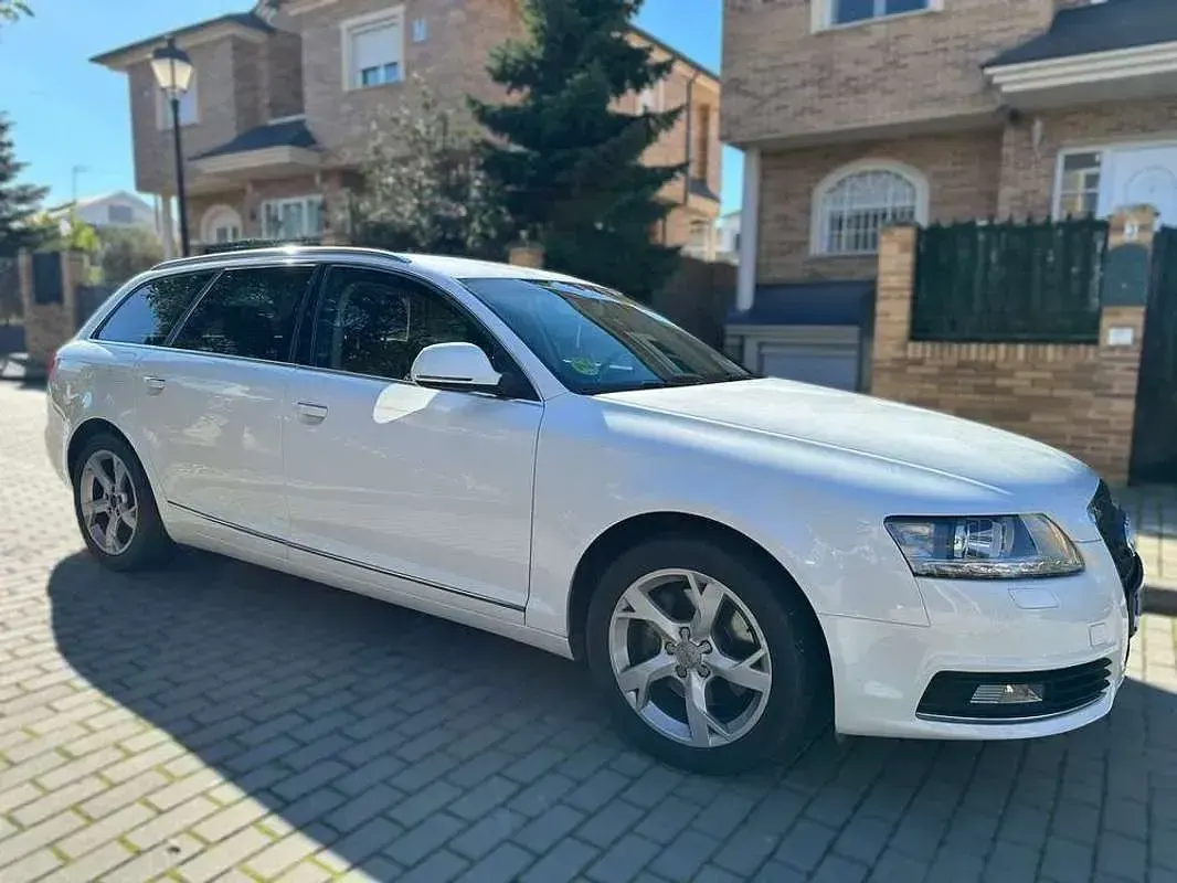 Usado Audi A6 Premium 177 CV (130 kW) 2010 Blanco Familiar