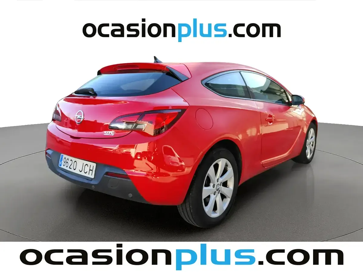 Usado Opel Astra GTC Selective 136 CV (100 kW) 2015 Rojo Utilitario