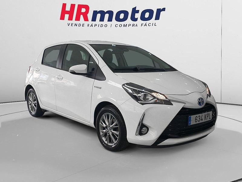 Usado Toyota Yaris Hybrid 100 CV (73 kW) 2018