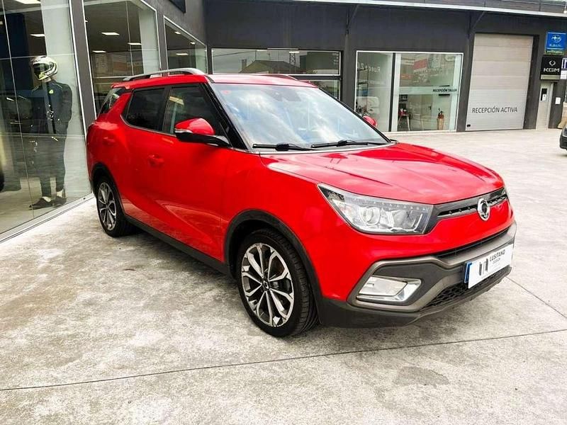 Usado Ssangyong (KGM) XLV Limited 116 CV (85 kW) 2018 Rojo SUV