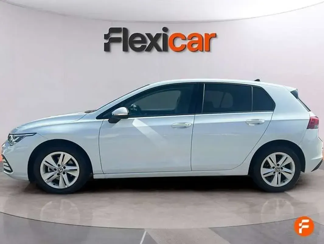 Usado VW Golf VIII Life 110 HP (80 kW) 2021 Branco Sedan