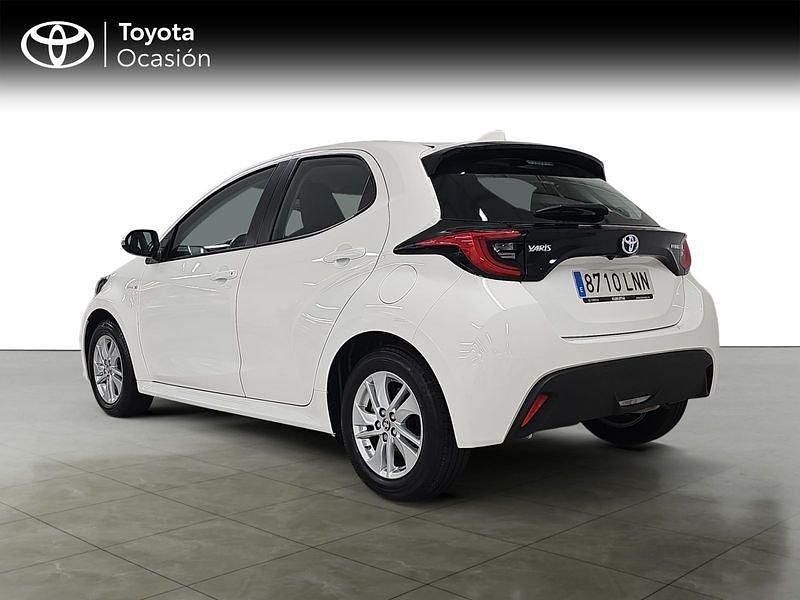 Usado Toyota Yaris Active 116 CV (85 kW) 2021 Blanco Utilitario