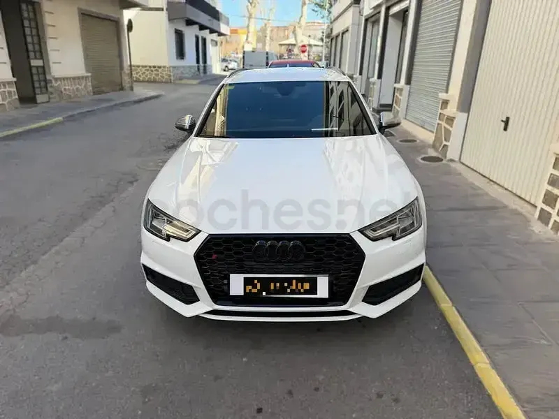 Usado Audi A4 Ambiente 354 CV (260 kW) 2018 Blanco Familiar