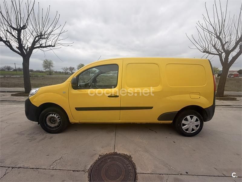 Usado Renault Kangoo 95 CV (69 kW) 2022 Amarillo Monovolumen
