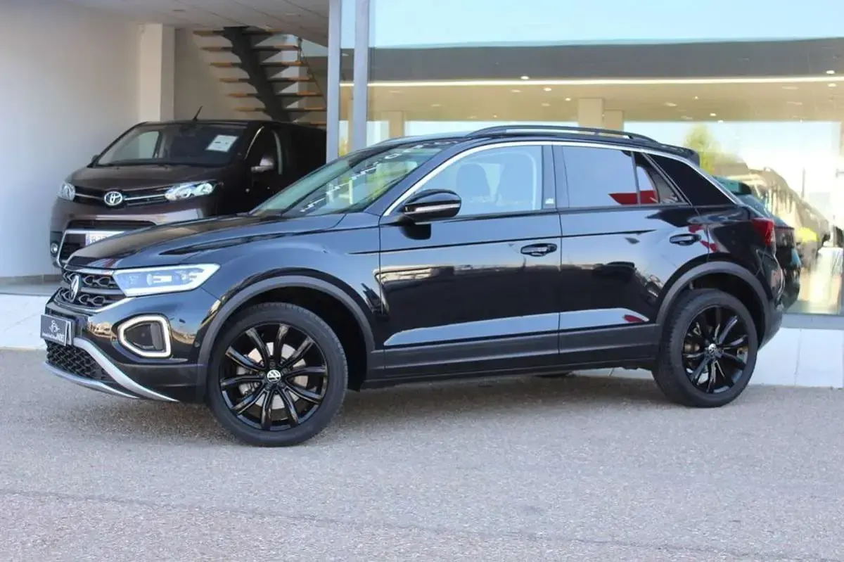 Usado VW T-Roc 150 CV (110 kW) 2023 Negro SUV