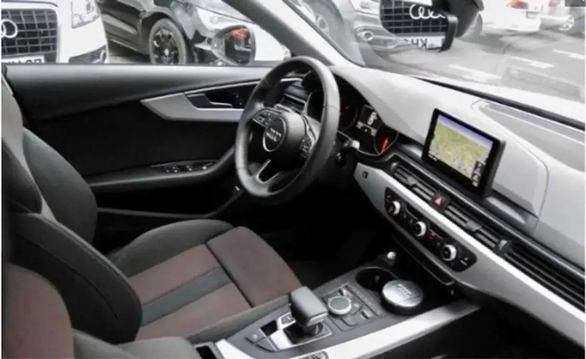 Usado Audi A4 S-Line 150 CV (110 kW) 2017 Gris Familiar