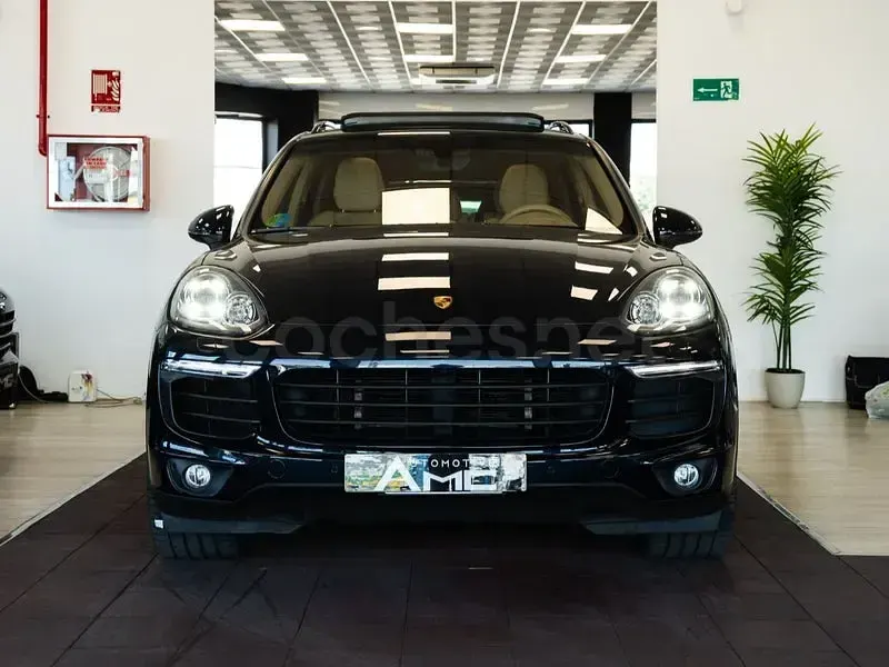 Usado Porsche Cayenne S E-Hybrid 416 CV (305 kW) 2015 Negro SUV
