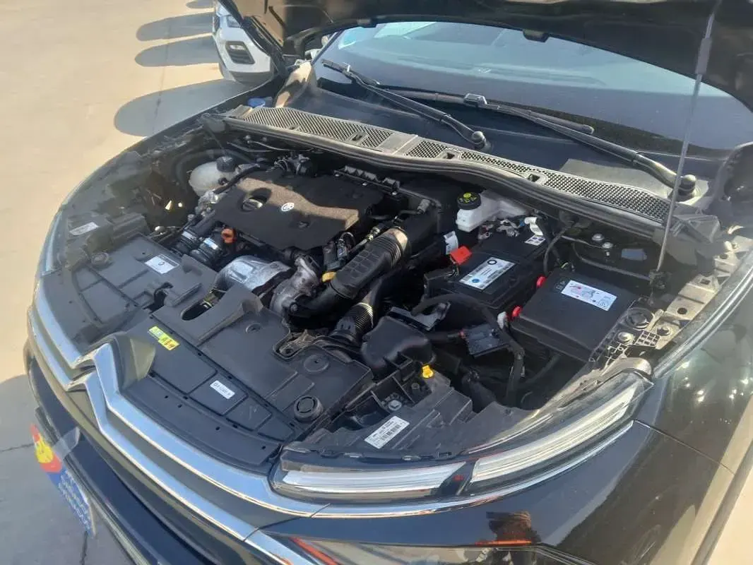 Usado Citroën C4 Live 110 CV (80 kW) 2022 Negro Utilitario