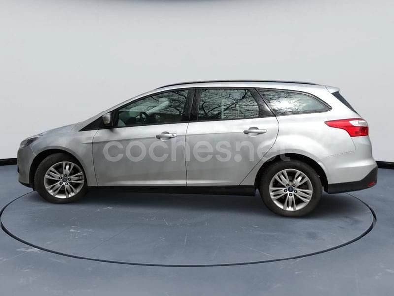 Usado Ford Focus 115 CV (84 kW) 2013 Gris / plata Berlina
