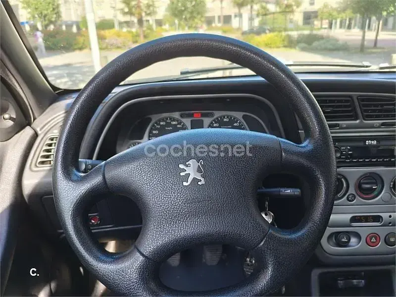 Usado Peugeot 306 71 CV (52 kW) 2001 Gris / plata Berlina