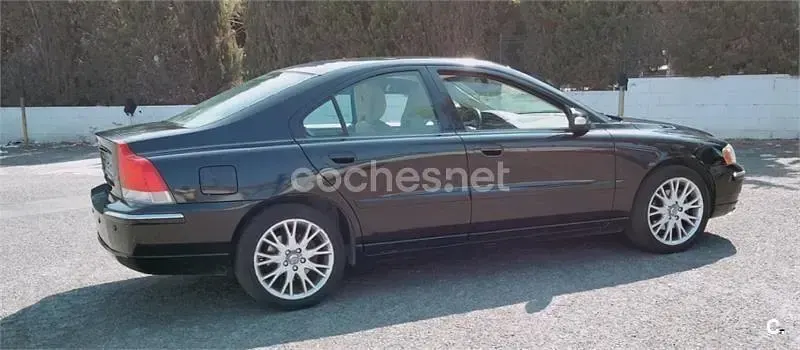 Usado Volvo S60 Summum 163 CV (119 kW) 2007 Negro Berlina