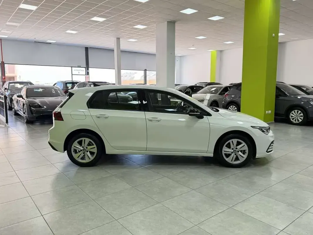 Usado VW Golf VIII 116 CV (85 kW) 2021 Blanco Utilitario