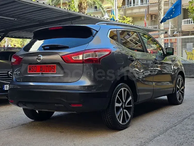 Usado Nissan Qashqai Tekna 131 CV (96 kW) 2014 Gris / plata SUV