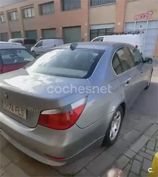 Usado BMW 530 231 CV (169 kW) 2007 Gris / plata Berlina
