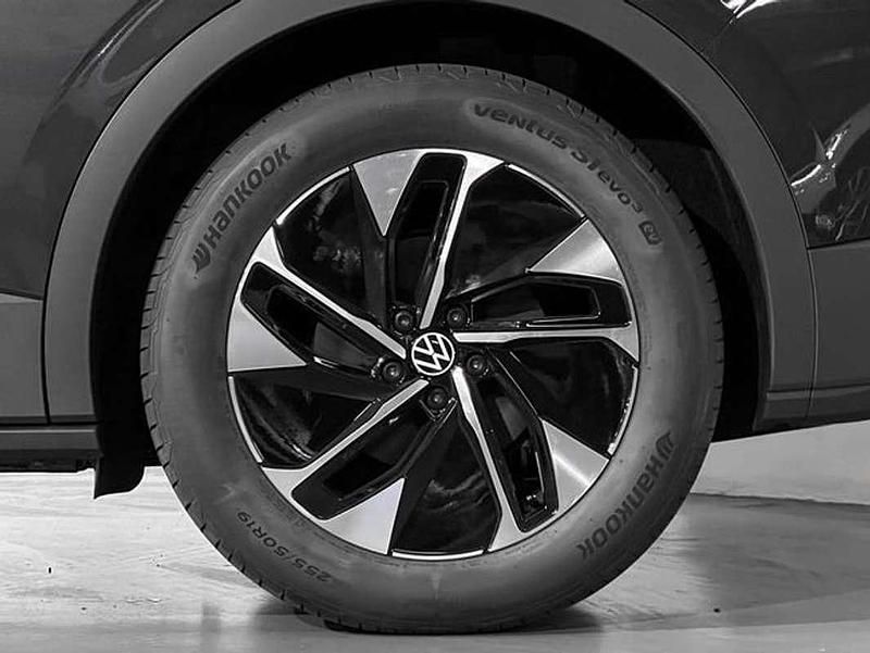 Usado VW ID.4 Pro 128 kW (175 CV) 2023 Gris SUV