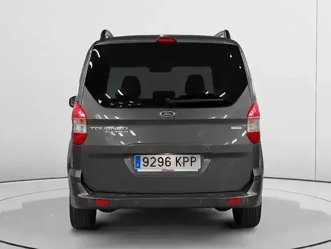 Usado Ford Tourneo Courier Titanium 100 CV (73 kW) 2018 Gris Monovolumen