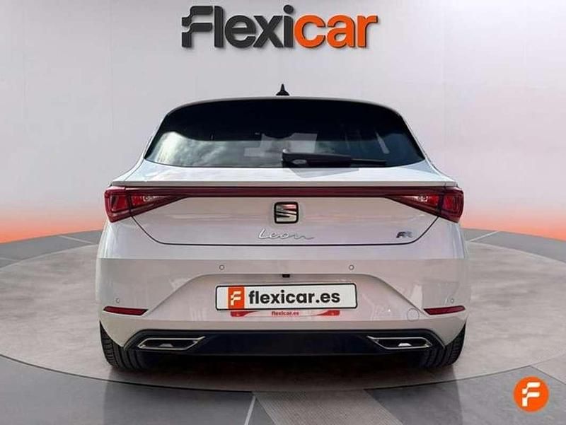 Usado Seat Leon FR 110 CV (80 kW) 2024 Blanco Berlina