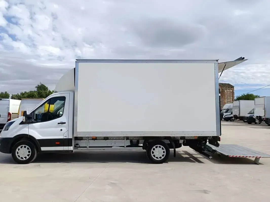 Usado Ford Transit Trend 131 CV (96 kW) 2024 Blanco Van