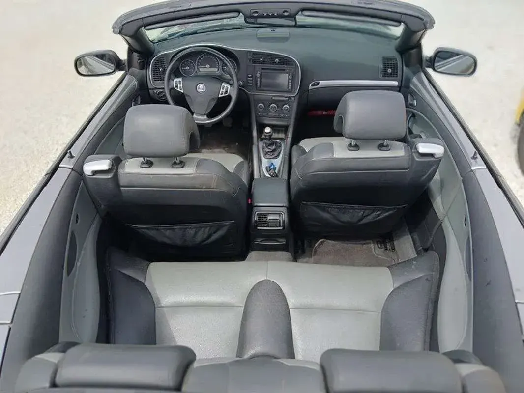 Usado Saab 9-3 Vector 175 CV (128 kW) 2009 Gris Descapotable