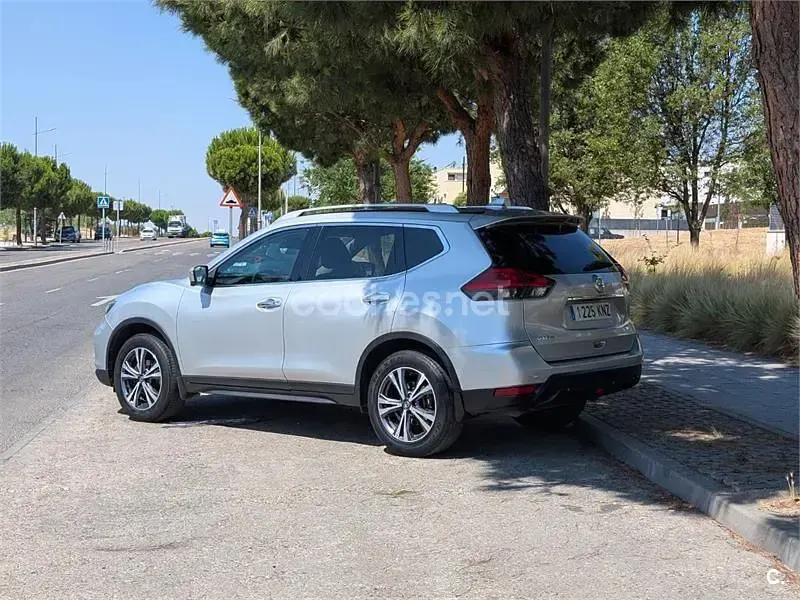 Usado Nissan X-Trail N-Connecta 130 CV (95 kW) 2018 Gris / plata SUV