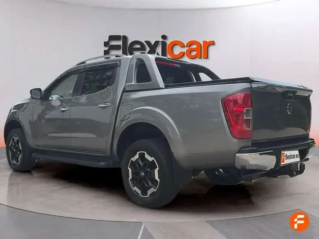 Usado Nissan Navara N-Guard 190 CV (139 kW) 2021 Gris Pickup/Camioneta