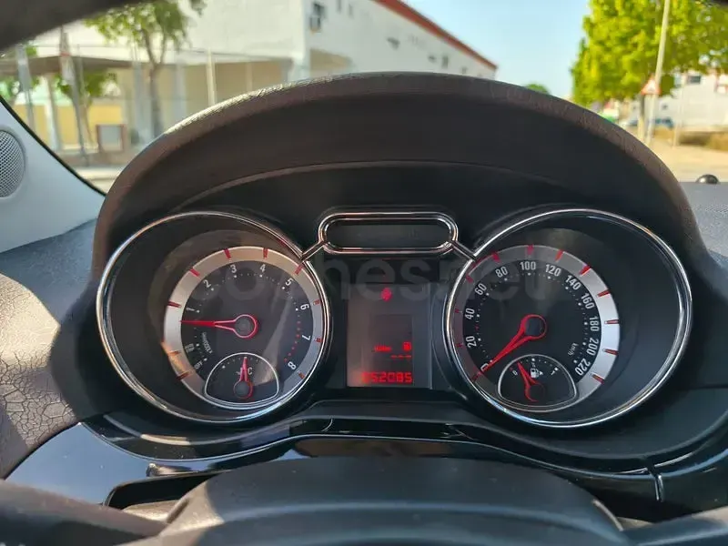 Usado Opel Adam Jam 70 CV (51 kW) 2016 Rojo Utilitario