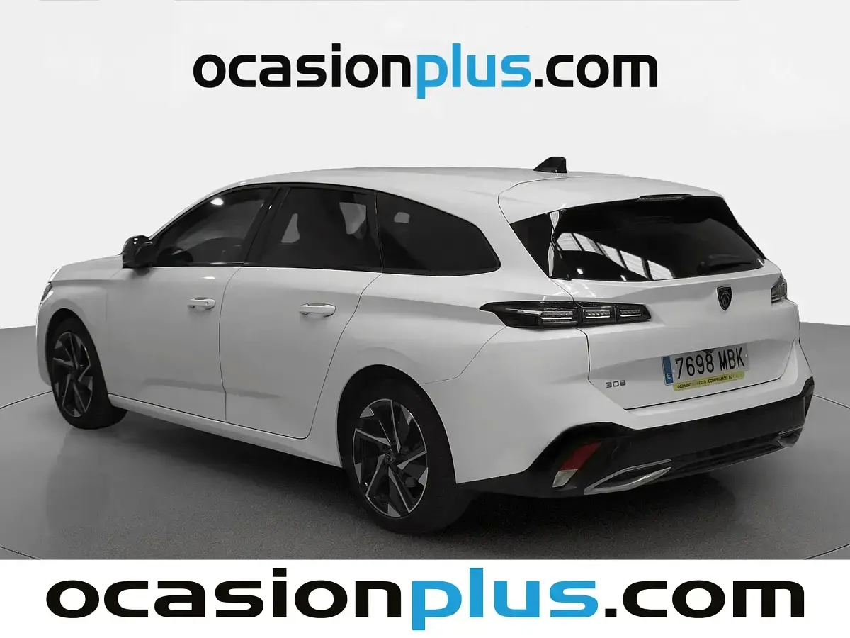 Usado Peugeot 308 Allure 130 CV (95 kW) 2022 Blanco Familiar