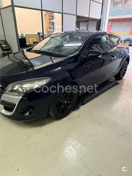 Usado Renault Mégane Dynamique 130 CV (95 kW) 2010 Azul Berlina