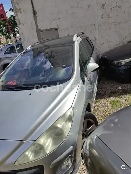 Usado Peugeot 308 SW 120 CV (88 kW) 2010 Gris / plata Familiar