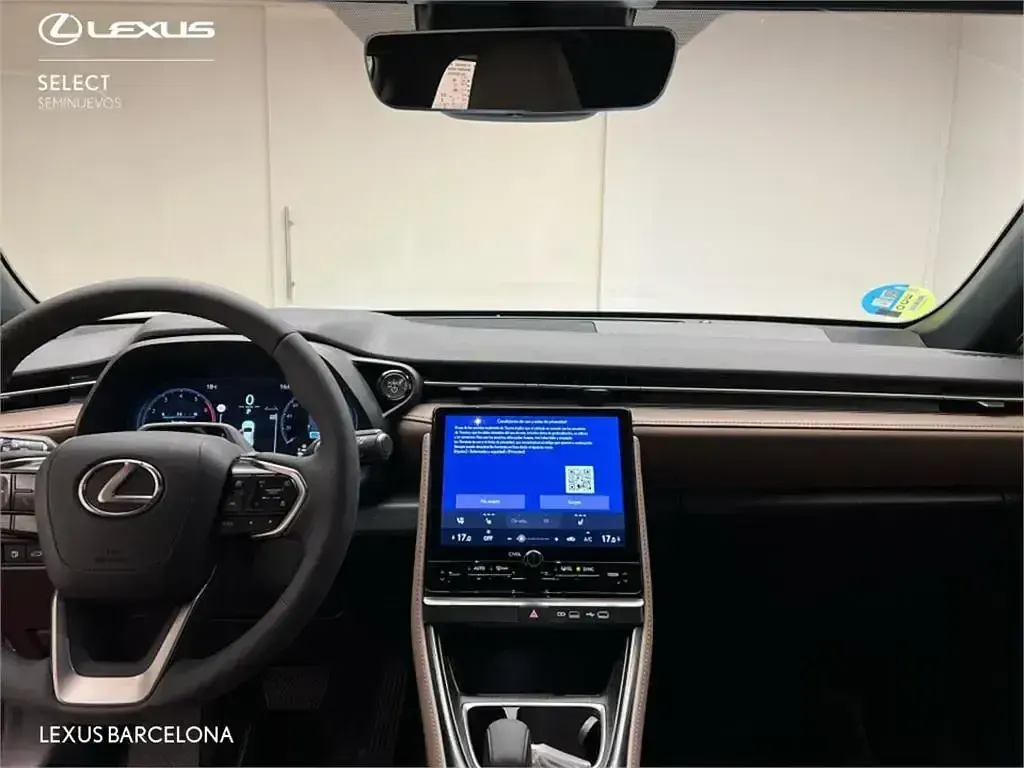 Usado Lexus LBX 136 CV (100 kW) 2025 Rojo SUV