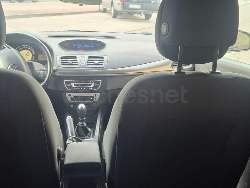 Begagnad Renault Mégane Dynamique 110 HK (80 kW) 2012 Svart Sedan