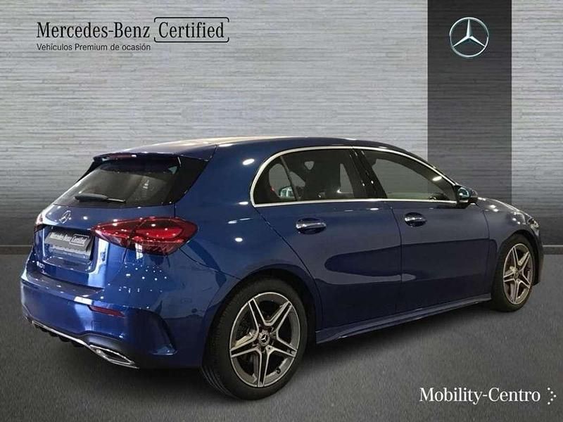 Usado Mercedes A180 109 CV (80 kW) 2024 Azul Utilitario