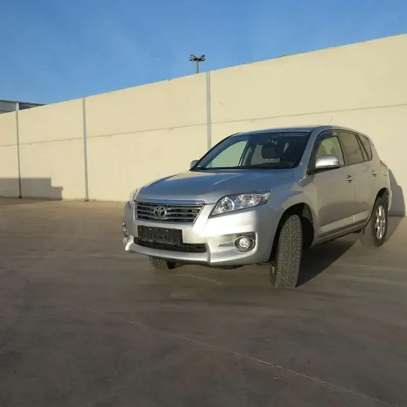 Usado Toyota RAV4 Executive 150 CV (110 kW) 2011 Plateado SUV