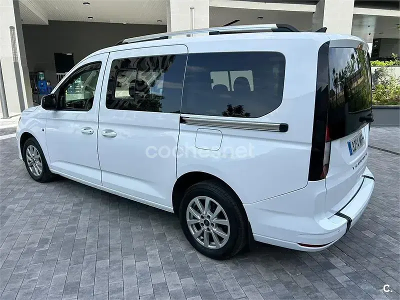 Usado Ford Grand Tourneo Connect Sport 122 CV (89 kW) 2023 Blanco Monovolumen