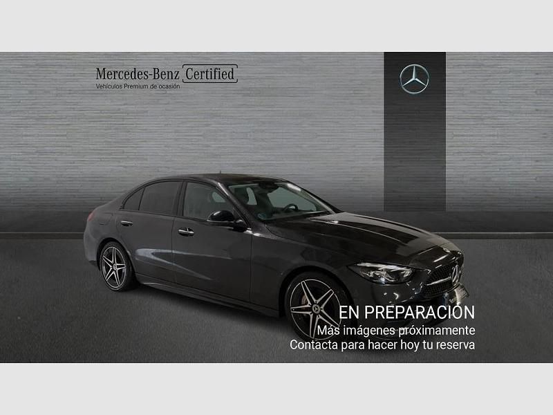 Usado Mercedes C200 AMG line 163 CV (119 kW) 2023 Gris grafito (metalizado) Berlina