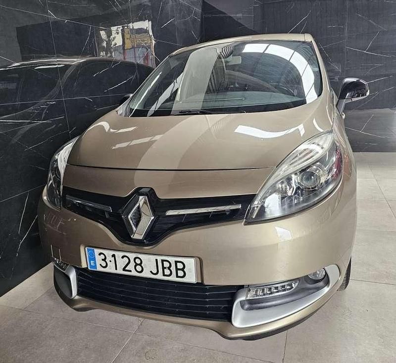Usado Renault Scénic III LIMITED 110 CV (80 kW) 2014 Beige Monovolumen